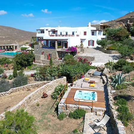 Nautilia - Luxury Suites&cottages Kalafatis